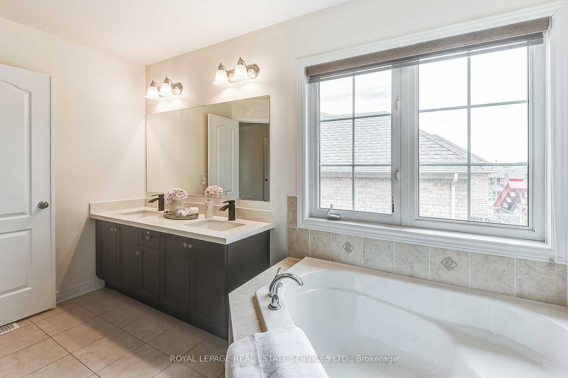 Photo 19 of 2 Pelister Drive, Markham, Greensborough — HOMEH