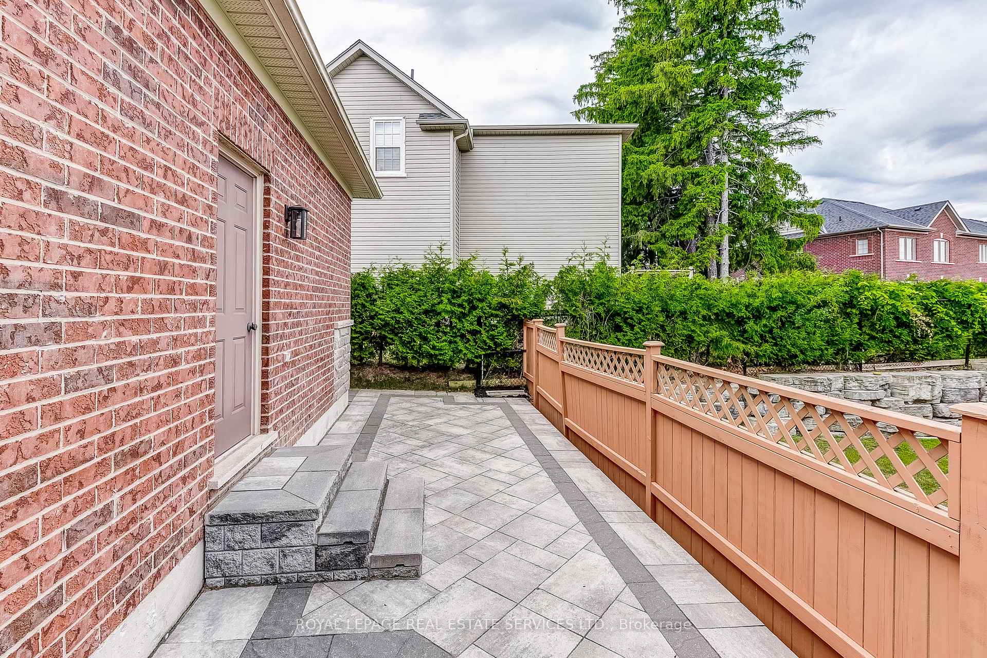 Photo 17 of 2 Pelister Drive, Markham, Greensborough — HOMEH