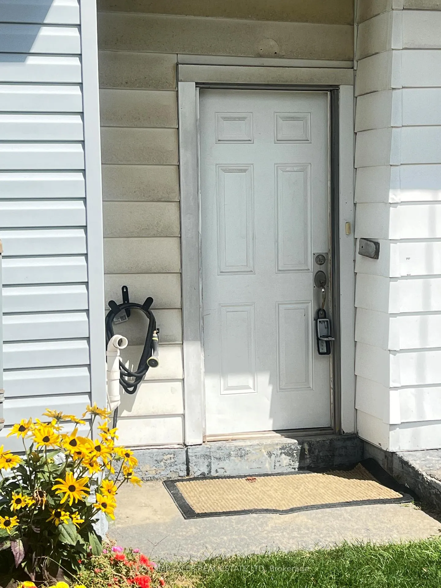 Photo 2 of 99 Brucedale Avenue E, Hamilton, Centremount — HOMEH