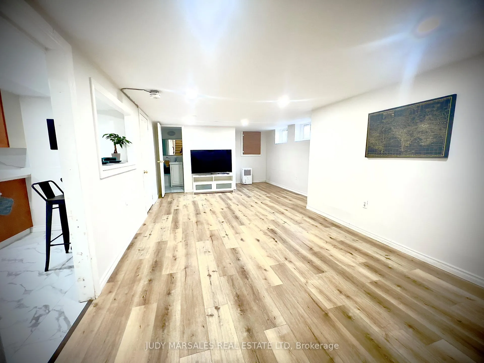 Photo 17 of 99 Brucedale Avenue E, Hamilton, Centremount — HOMEH