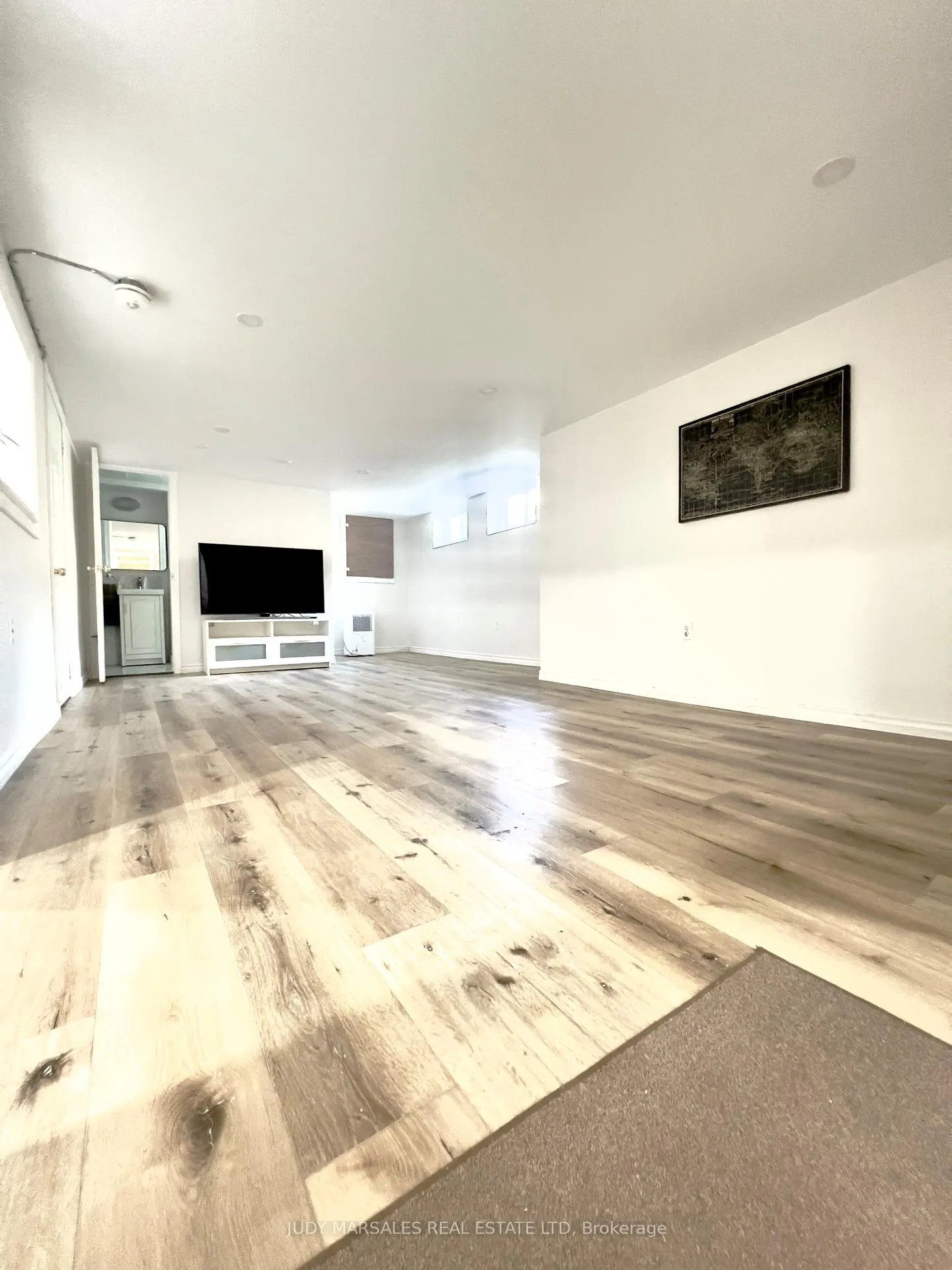 Photo 18 of 99 Brucedale Avenue E, Hamilton, Centremount — HOMEH