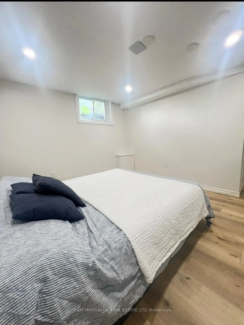 Photo 19 of 99 Brucedale Avenue E, Hamilton, Centremount — HOMEH