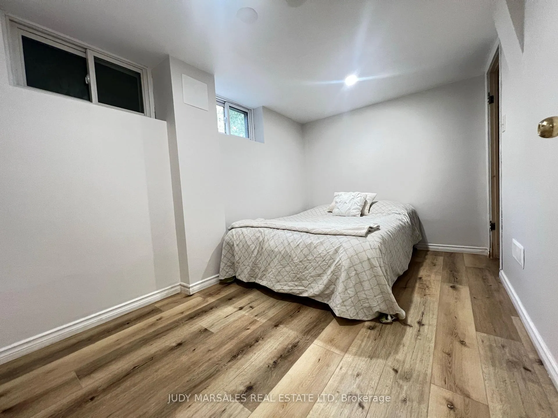 Photo 22 of 99 Brucedale Avenue E, Hamilton, Centremount — HOMEH
