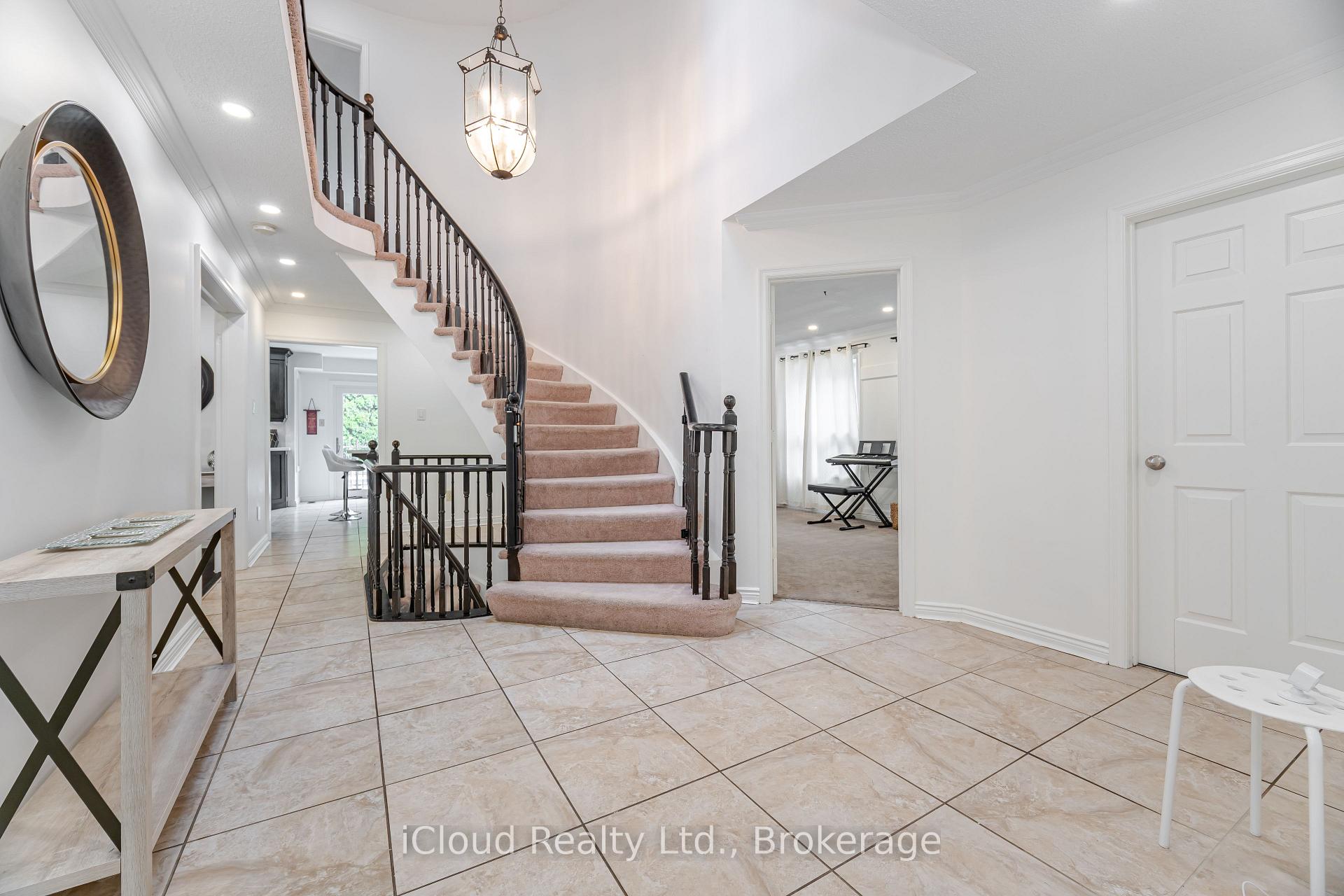 Photo 10 of 4 Fifewood Crescent, Whitby, Pringle Creek — HOMEH