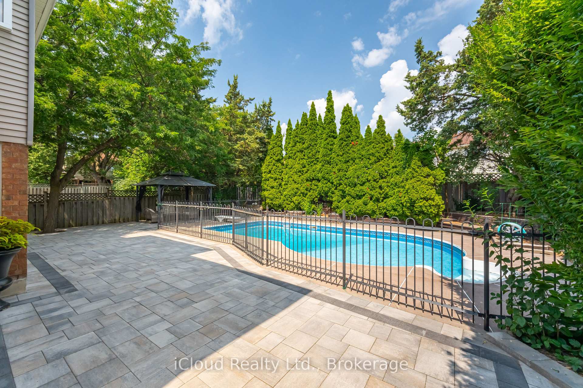 Photo 18 of 4 Fifewood Crescent, Whitby, Pringle Creek — HOMEH