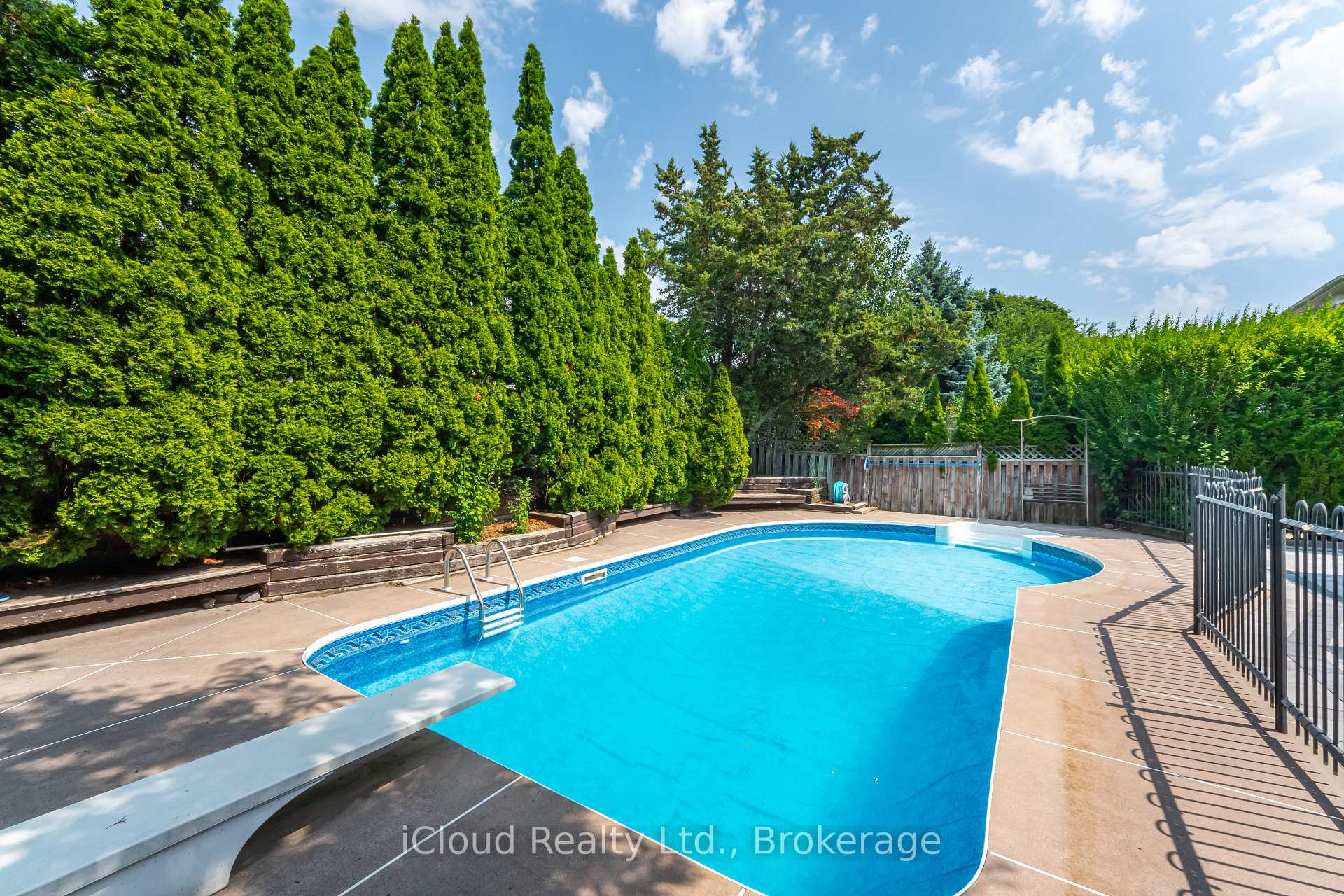 Photo 41 of 4 Fifewood Crescent, Whitby, Pringle Creek — HOMEH