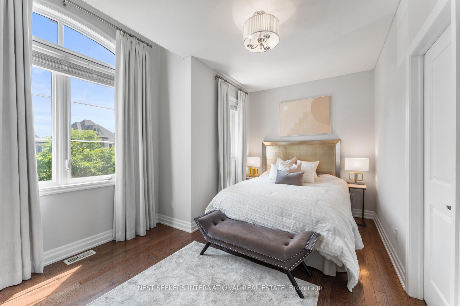 Photo 5 of 115 Robert Berry Crescent, King, King City — HOMEH