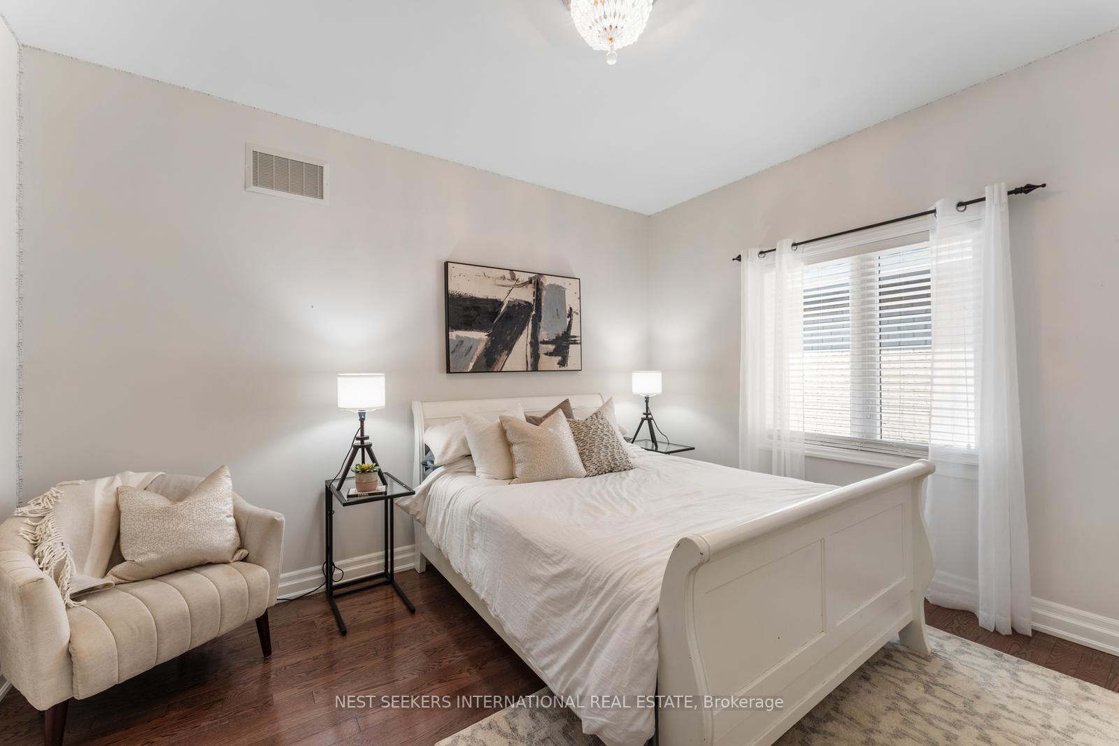 Photo 19 of 115 Robert Berry Crescent, King, King City — HOMEH
