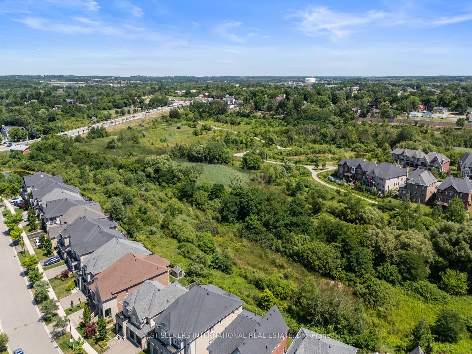 Photo 32 of 115 Robert Berry Crescent, King, King City — HOMEH