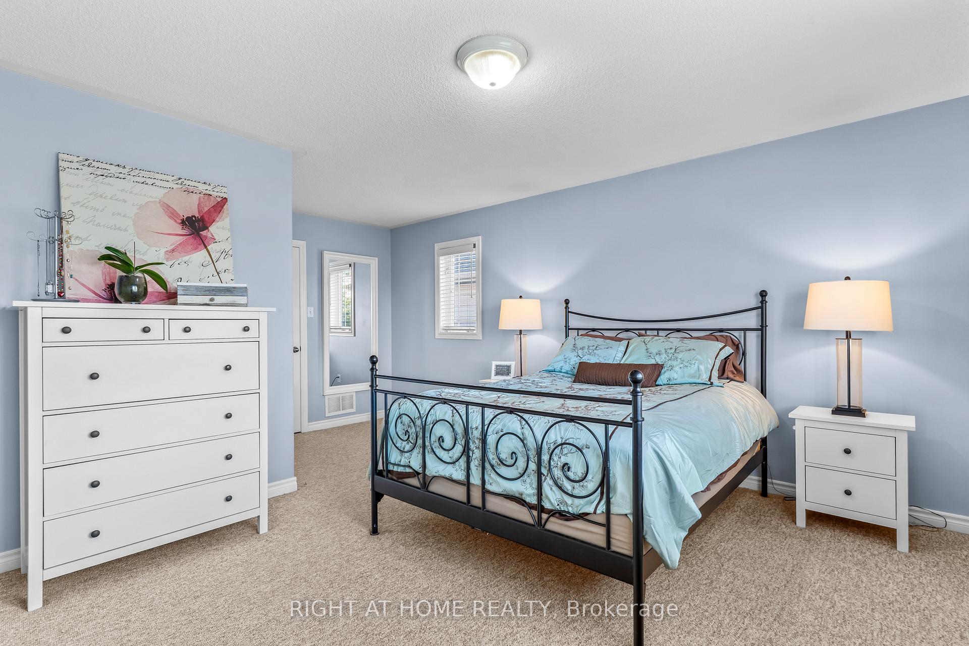 Photo 22 of 219 Banting Crescent, Essa, Angus — HOMEH