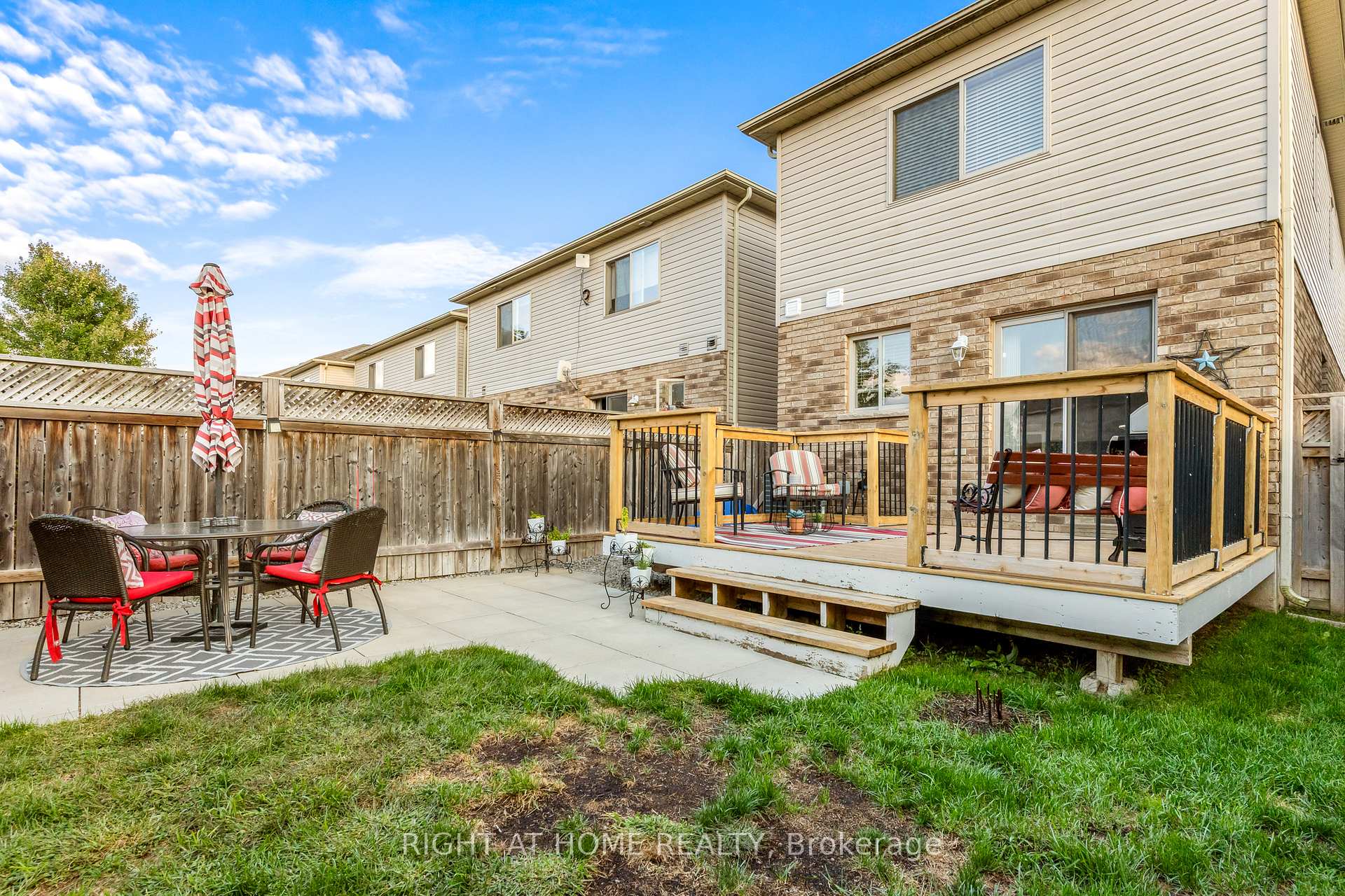 Photo 16 of 219 Banting Crescent, Essa, Angus — HOMEH