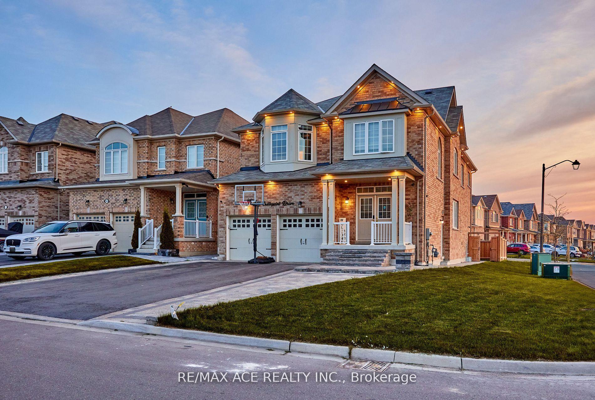 Photo 4 of 1912 Castlepoint Drive, Oshawa, Taunton — HOMEH