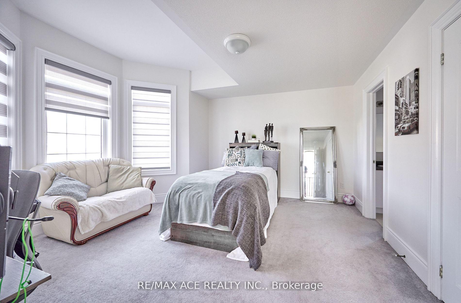 Photo 24 of 1912 Castlepoint Drive, Oshawa, Taunton — HOMEH