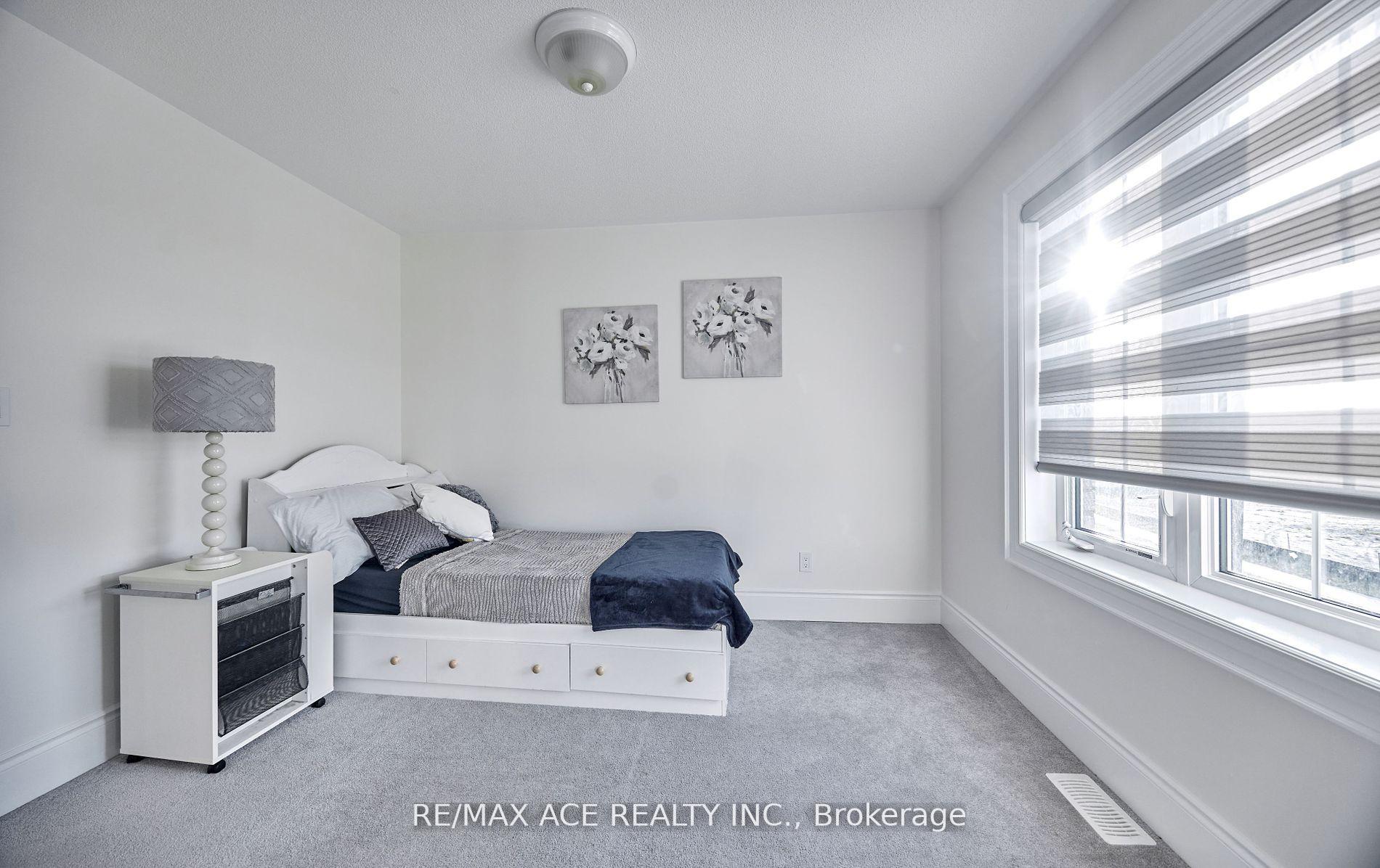 Photo 27 of 1912 Castlepoint Drive, Oshawa, Taunton — HOMEH