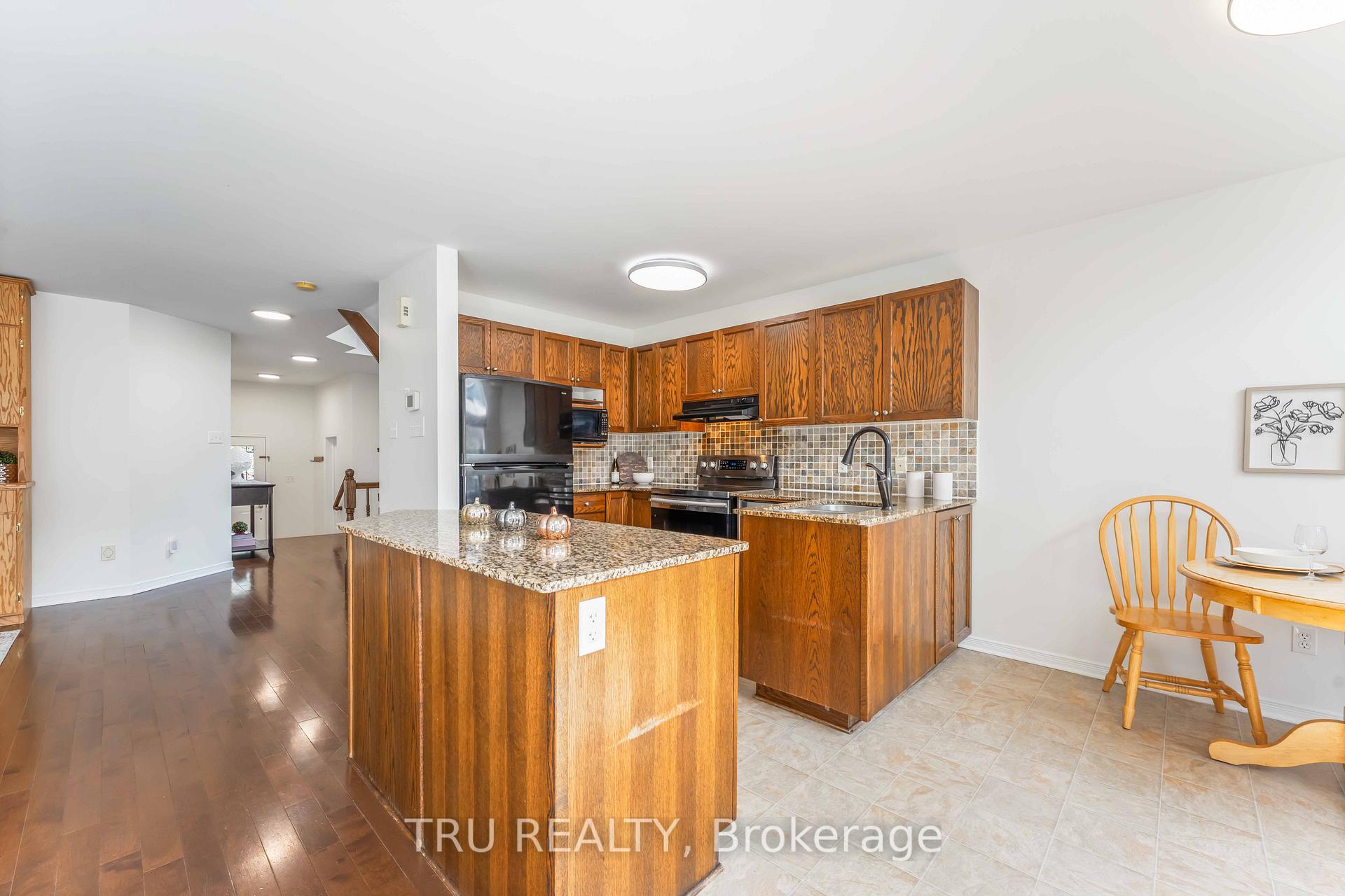 Photo 6 of 217 Sorento Street, Ottawa, Barrhaven - Strandherd — HOMEH