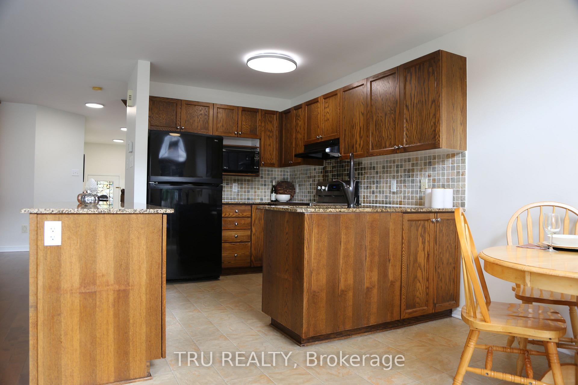 Photo 7 of 217 Sorento Street, Ottawa, Barrhaven - Strandherd — HOMEH