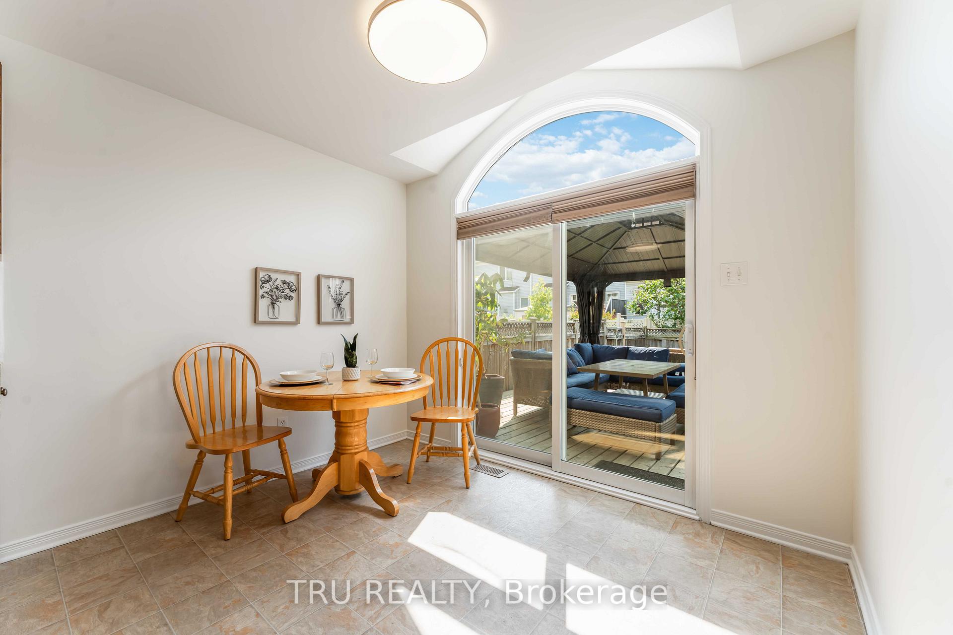 Photo 9 of 217 Sorento Street, Ottawa, Barrhaven - Strandherd — HOMEH