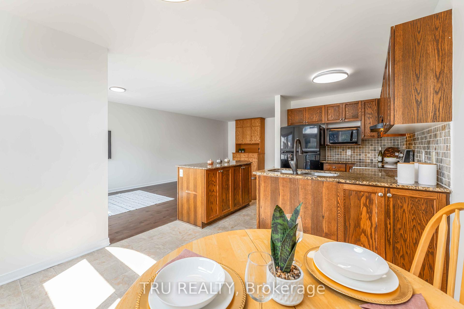 Photo 10 of 217 Sorento Street, Ottawa, Barrhaven - Strandherd — HOMEH