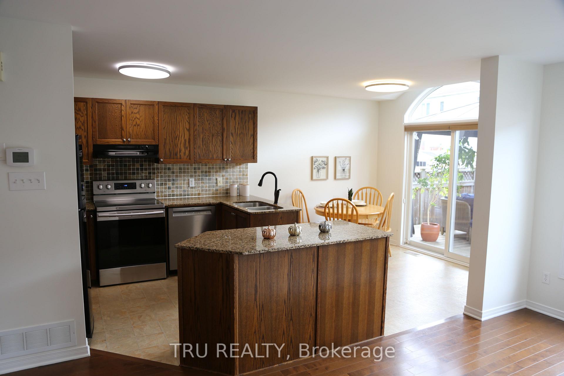 Photo 13 of 217 Sorento Street, Ottawa, Barrhaven - Strandherd — HOMEH