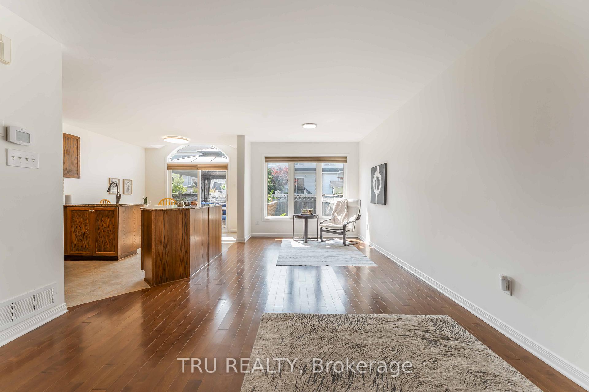 Photo 11 of 217 Sorento Street, Ottawa, Barrhaven - Strandherd — HOMEH