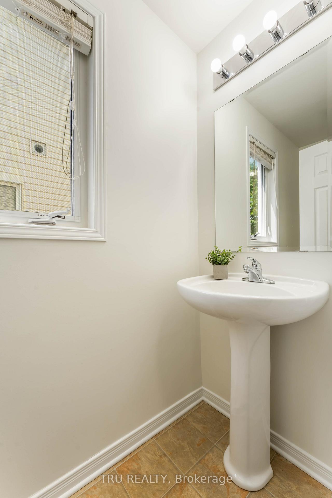 Photo 16 of 217 Sorento Street, Ottawa, Barrhaven - Strandherd — HOMEH