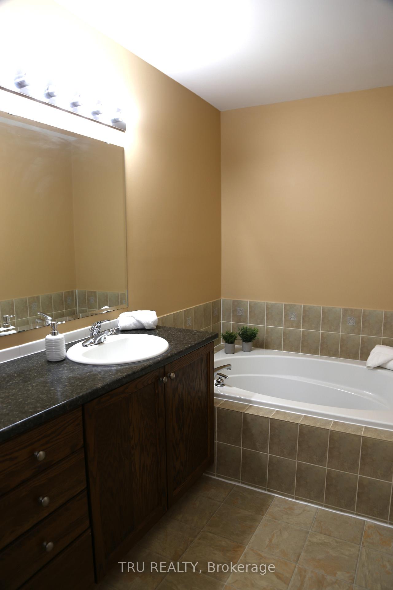 Photo 24 of 217 Sorento Street, Ottawa, Barrhaven - Strandherd — HOMEH