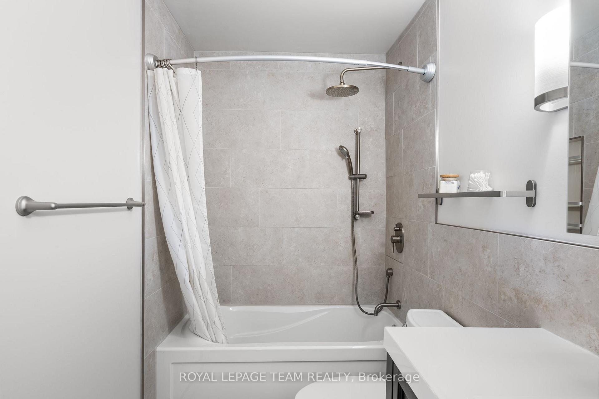 Photo 15 of 2391 Cheshire Road, Ottawa, Parkway Park — HOMEH
