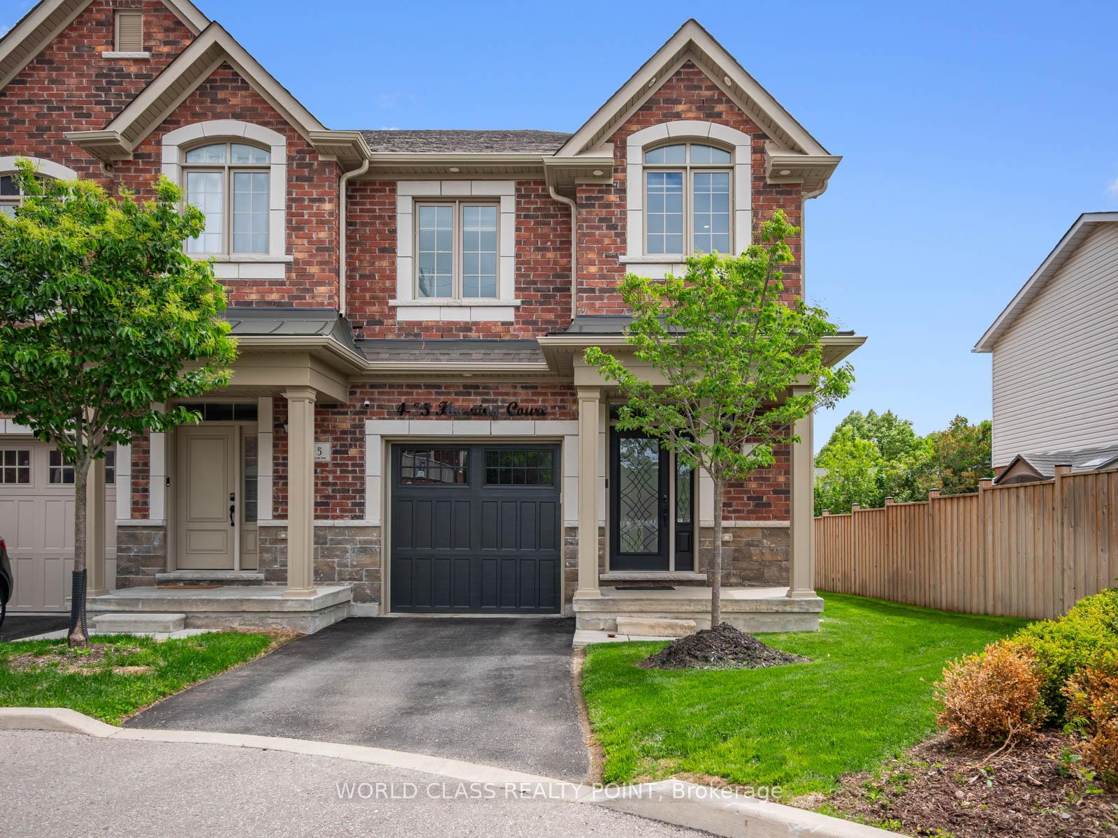 Front of Unit 4, 35 Hanning Court