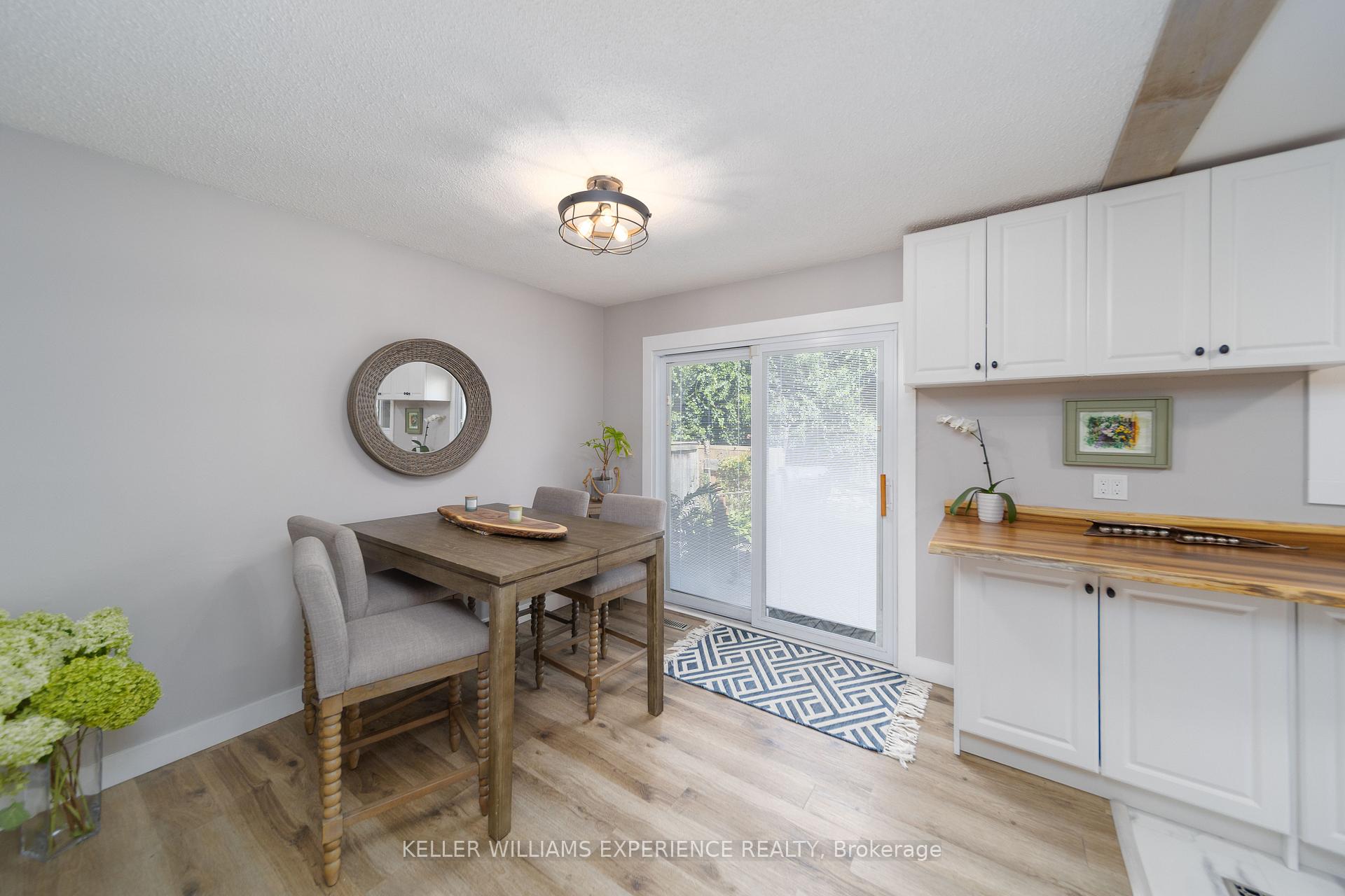 Photo 10 of 23 Wilde Place, Barrie, Letitia Heights — HOMEH