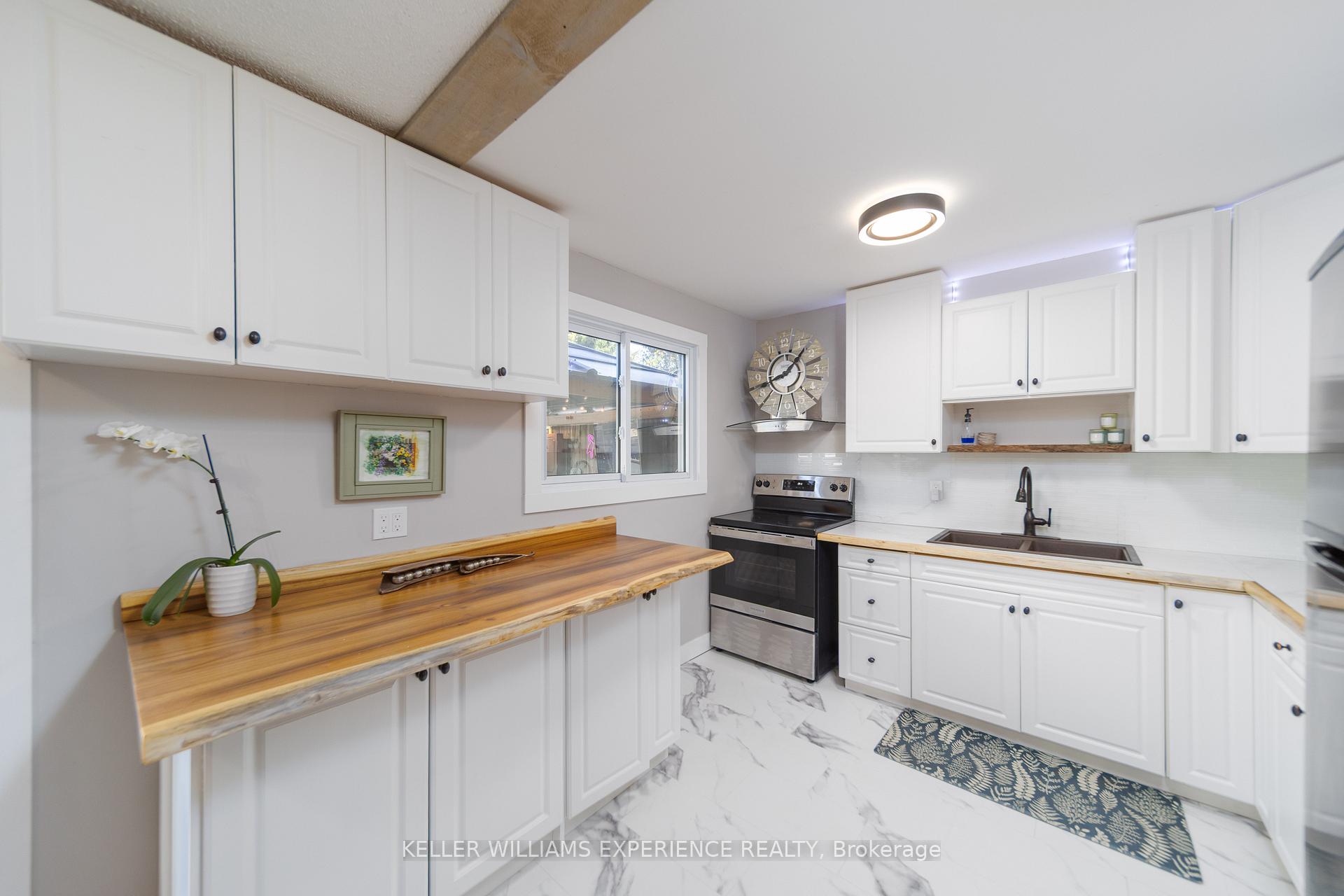 Photo 20 of 23 Wilde Place, Barrie, Letitia Heights — HOMEH