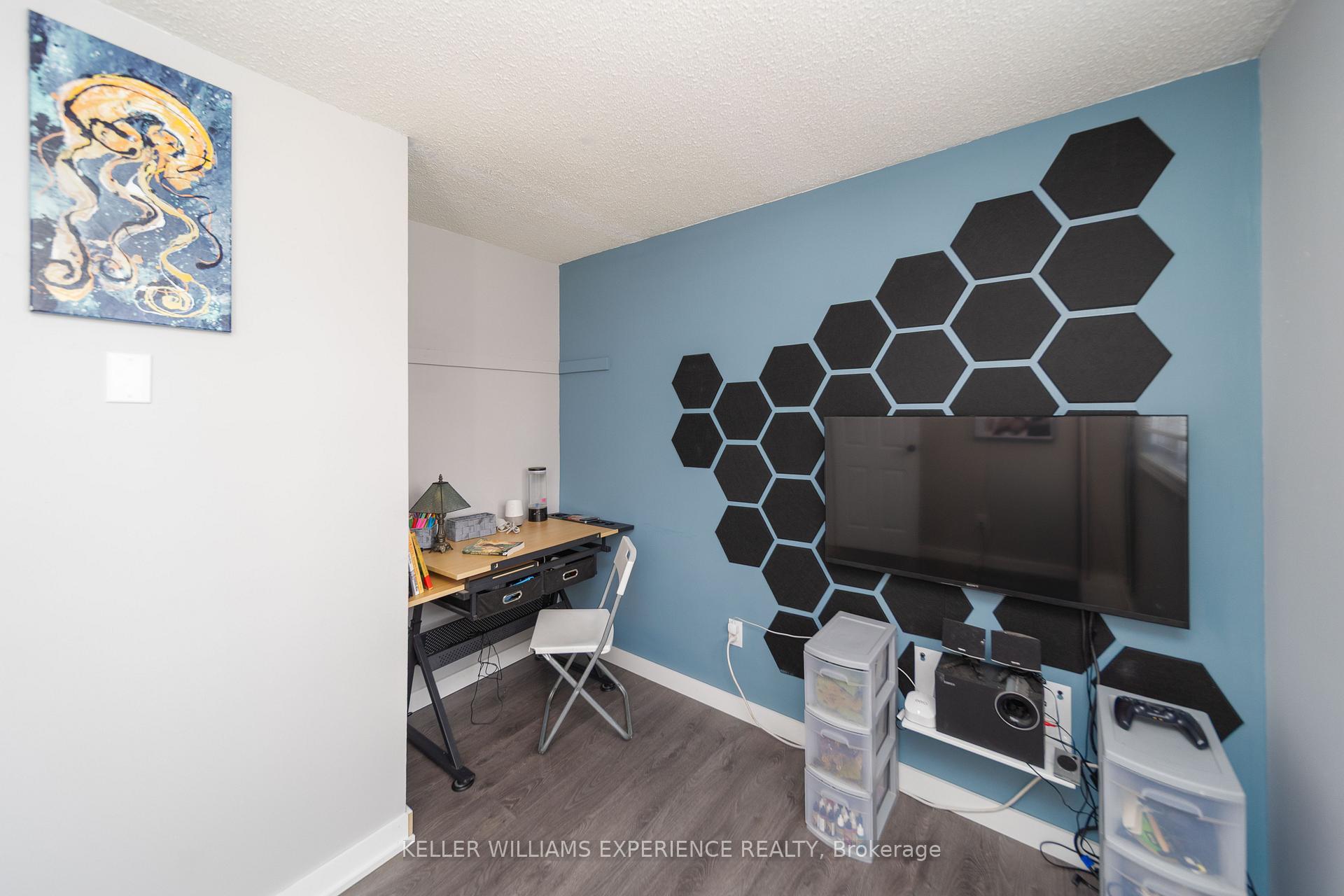 Photo 16 of 23 Wilde Place, Barrie, Letitia Heights — HOMEH