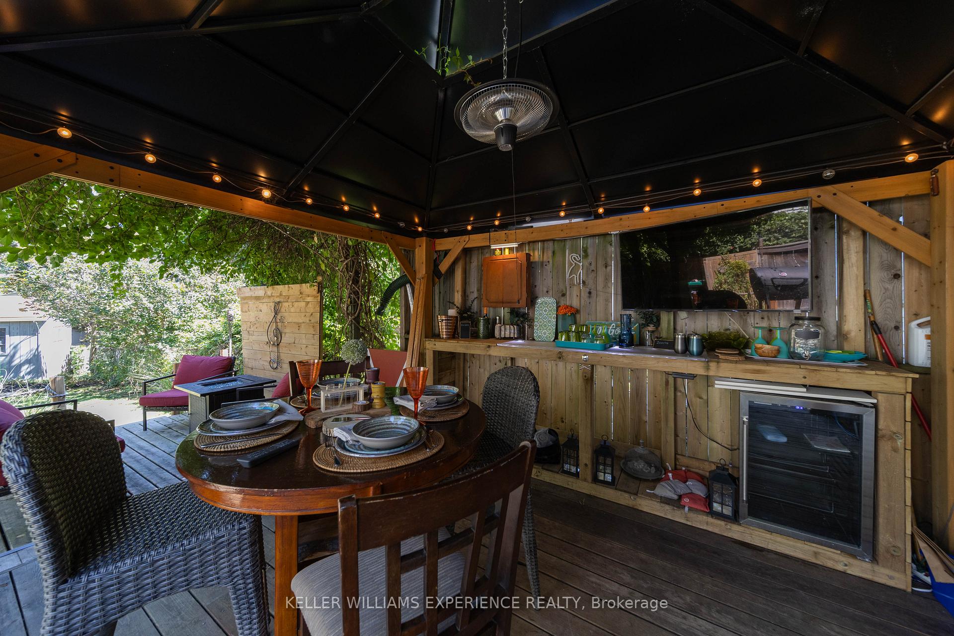 Photo 15 of 23 Wilde Place, Barrie, Letitia Heights — HOMEH