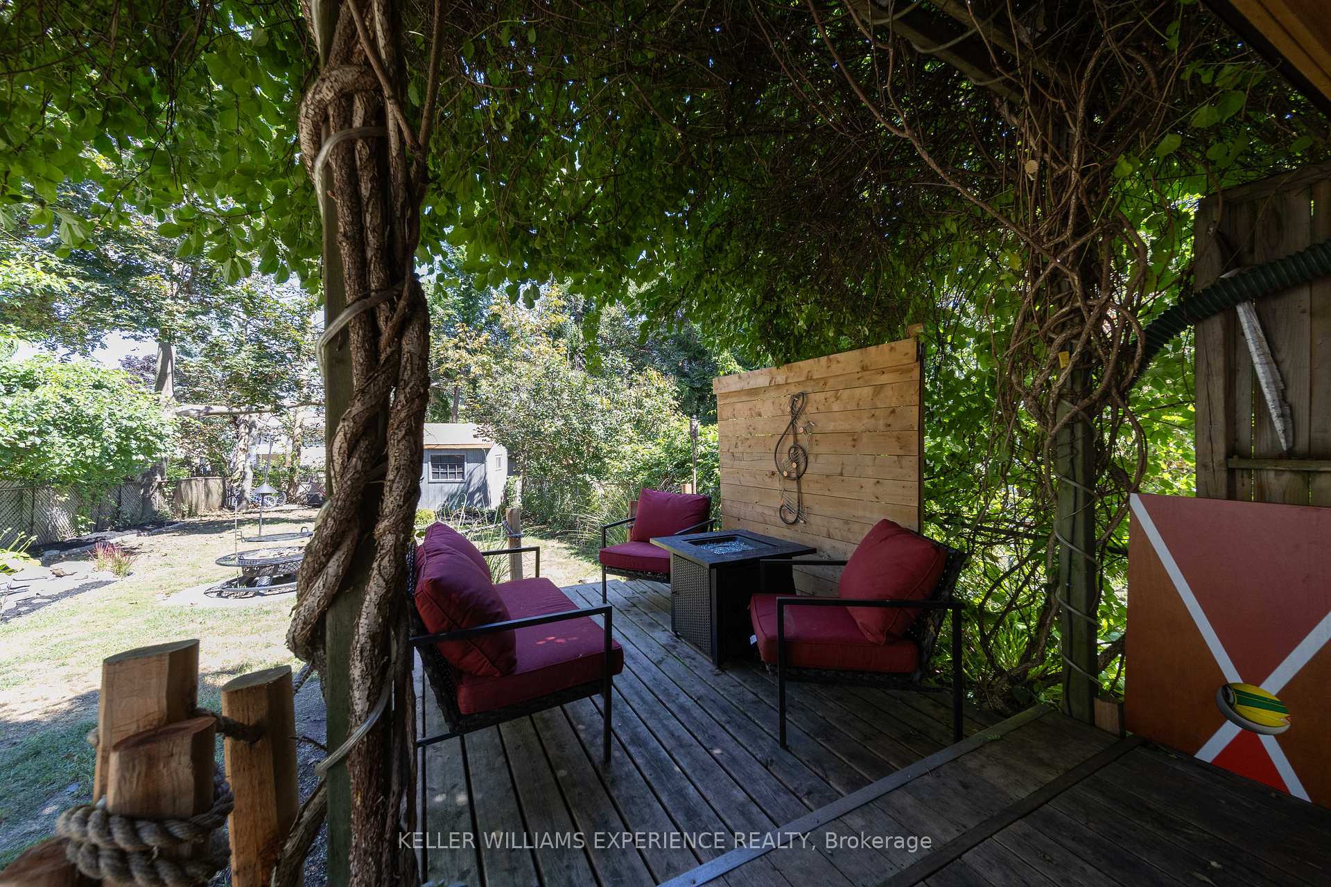Photo 19 of 23 Wilde Place, Barrie, Letitia Heights — HOMEH