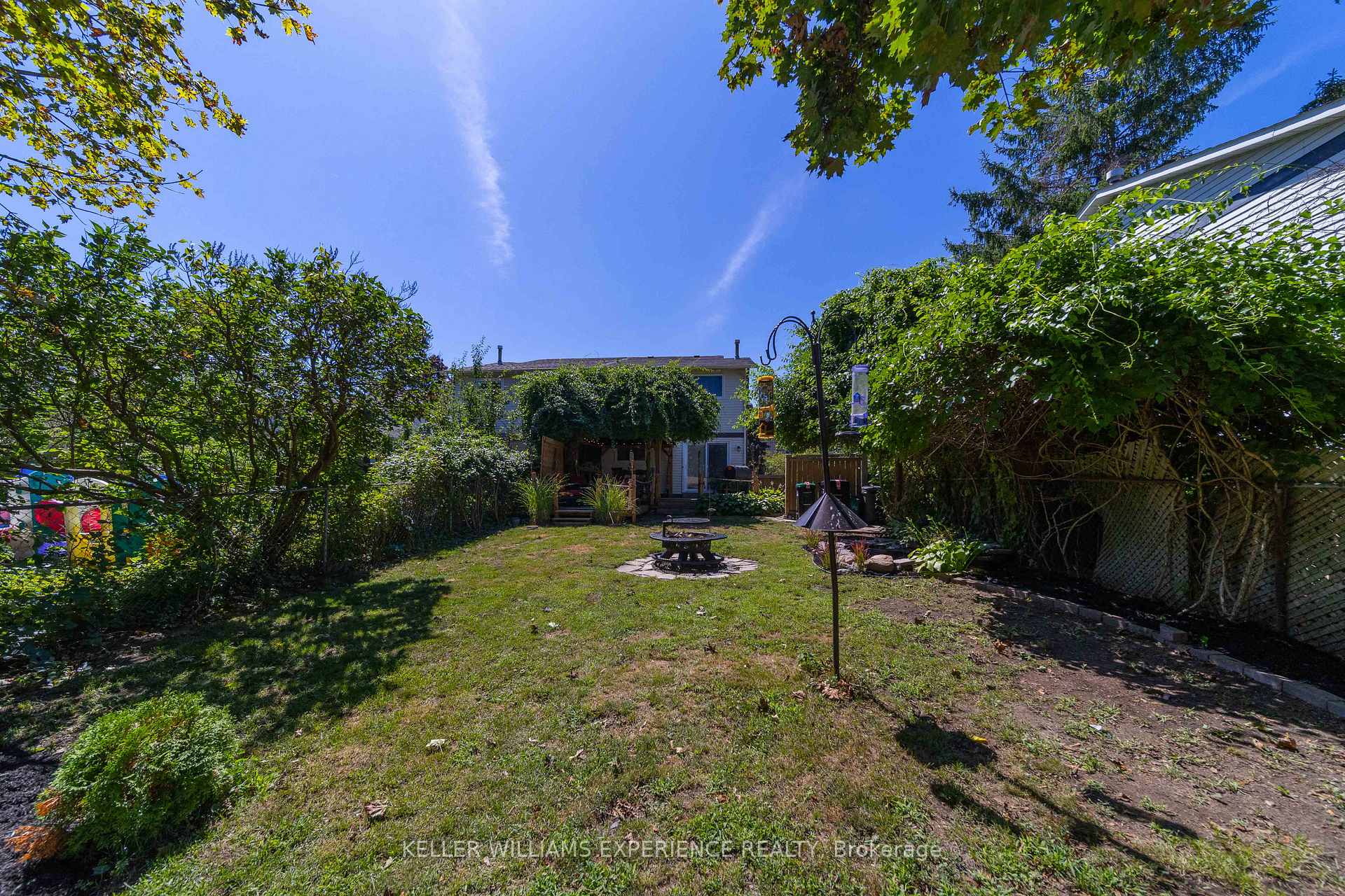 Photo 18 of 23 Wilde Place, Barrie, Letitia Heights — HOMEH