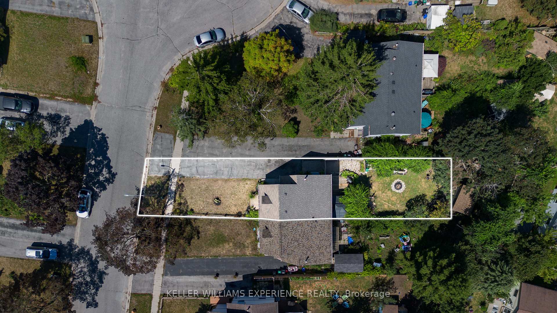 Photo 14 of 23 Wilde Place, Barrie, Letitia Heights — HOMEH