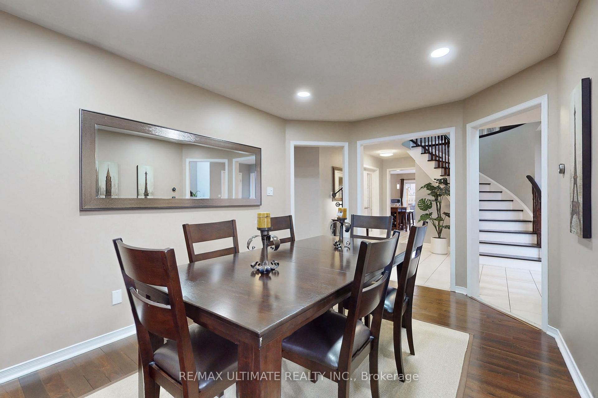 Photo 16 of 25 Winterberry Drive, Whitby, Rolling Acres — HOMEH