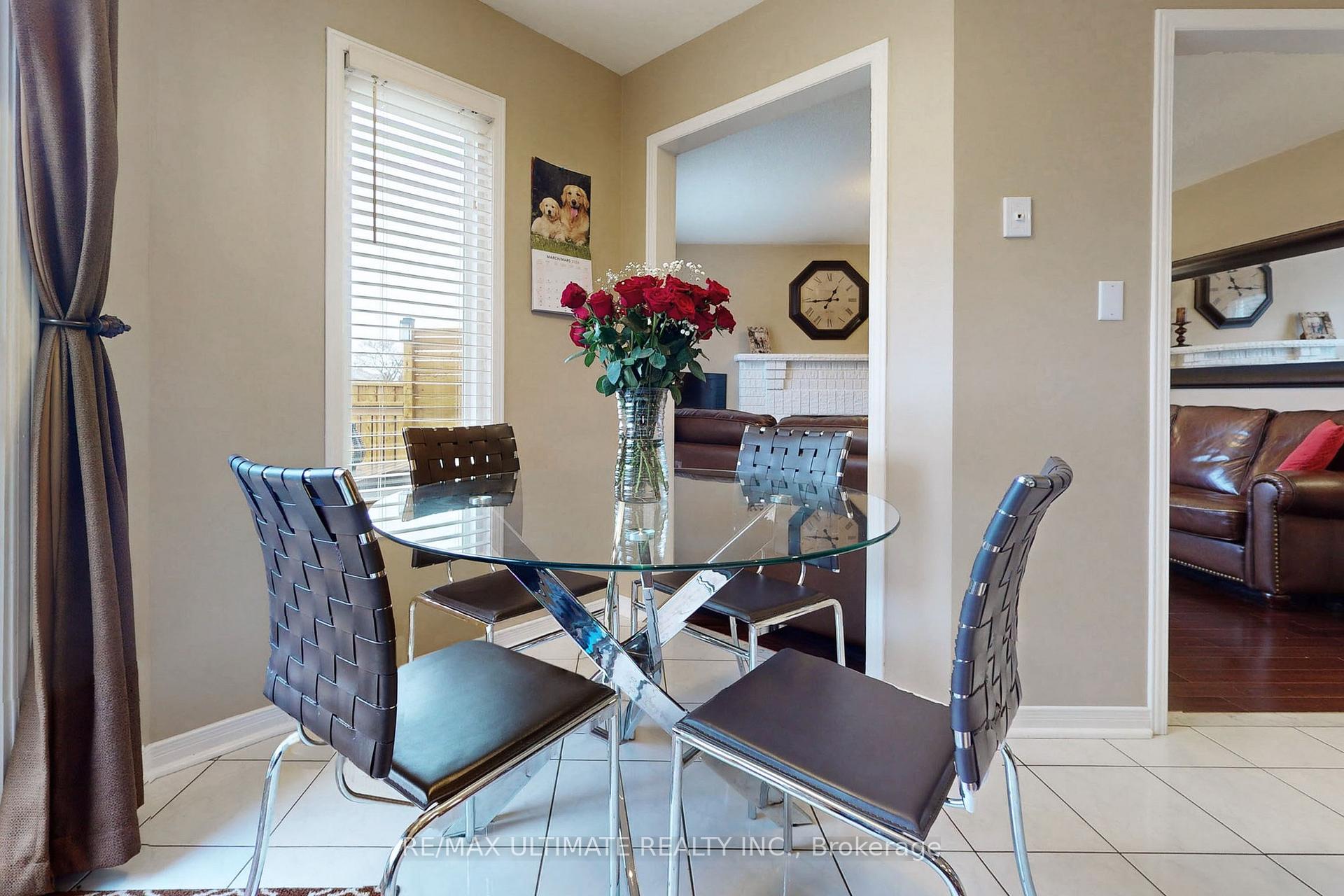 Photo 20 of 25 Winterberry Drive, Whitby, Rolling Acres — HOMEH