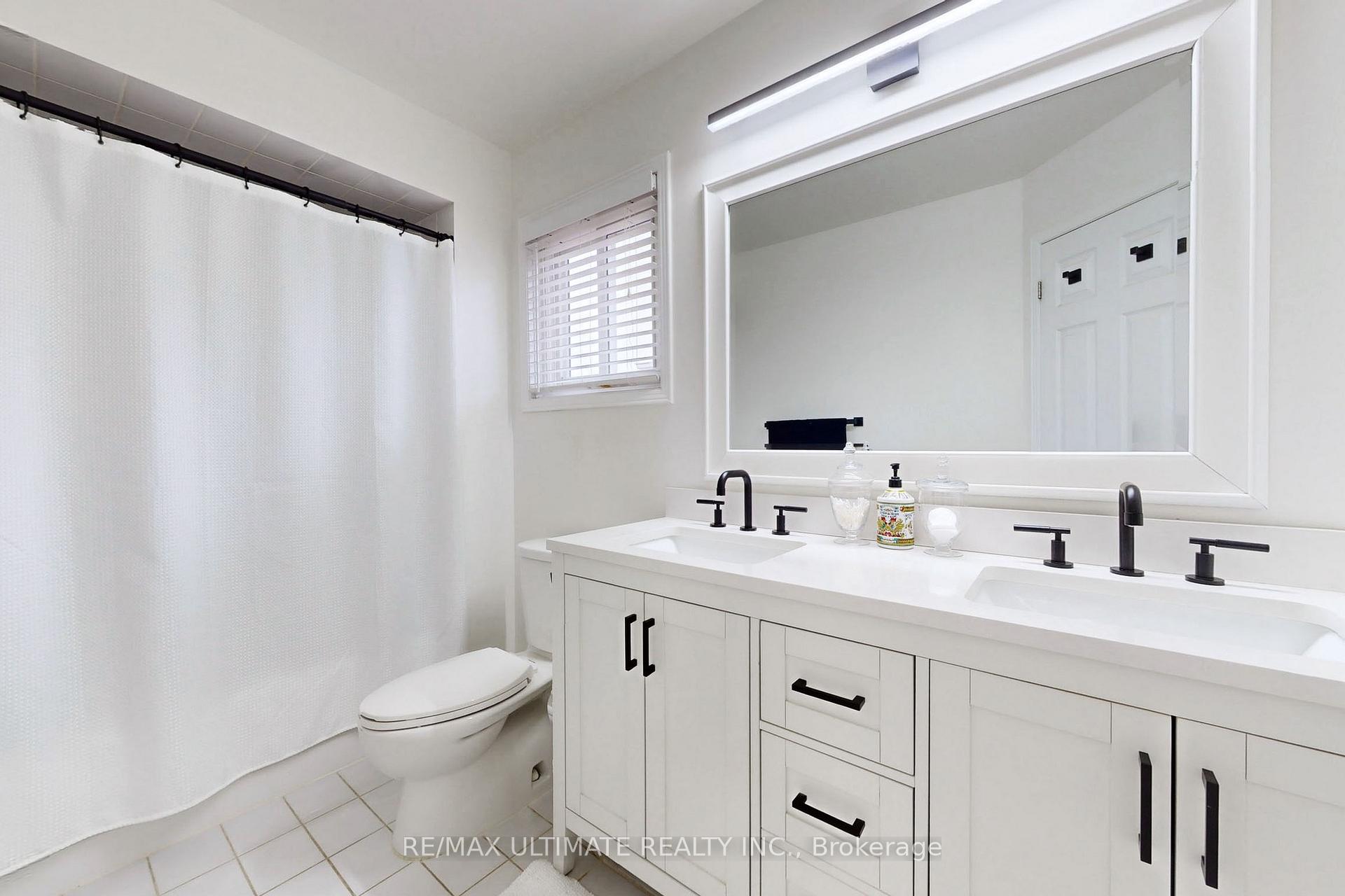 Photo 13 of 25 Winterberry Drive, Whitby, Rolling Acres — HOMEH