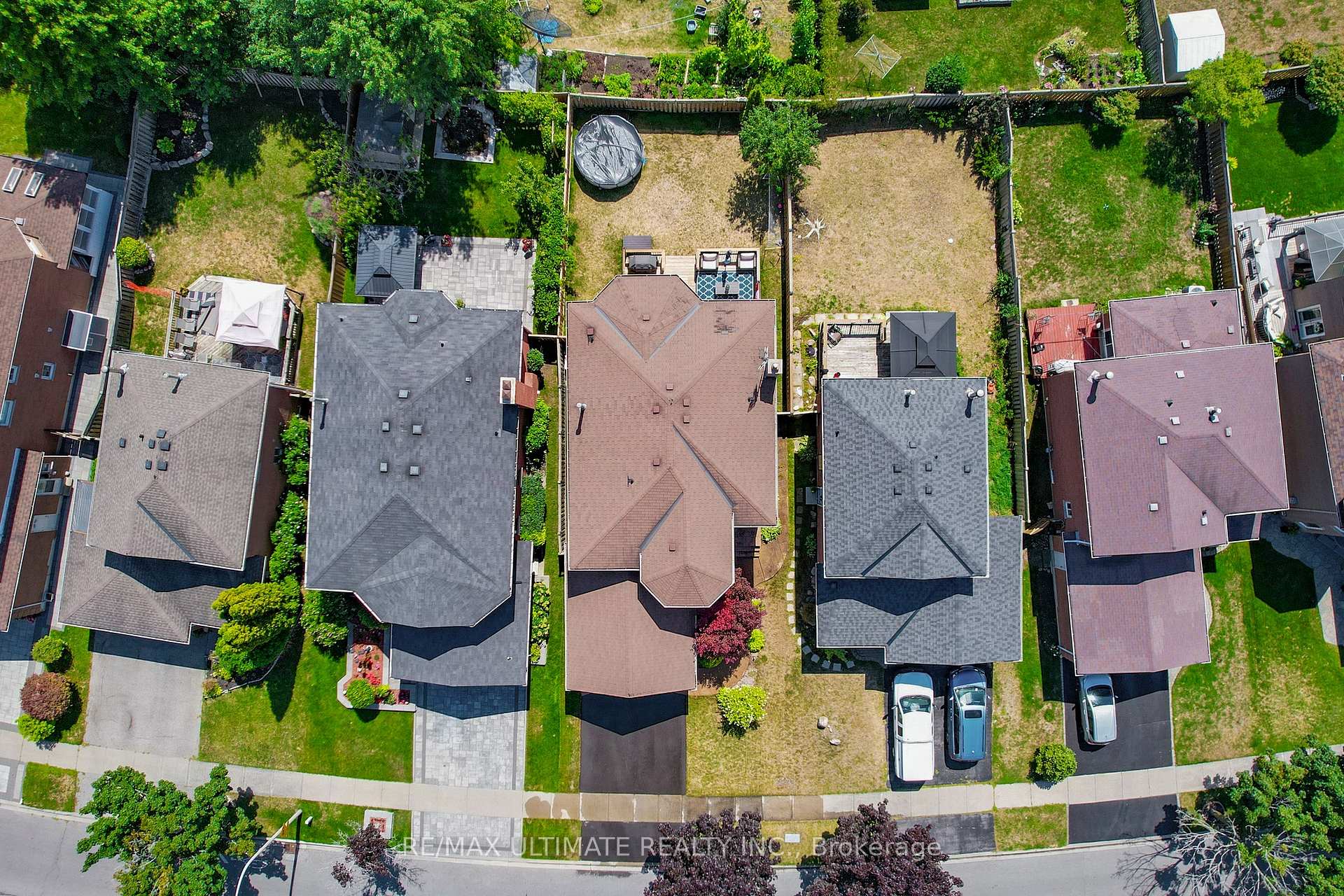 Photo 6 of 25 Winterberry Drive, Whitby, Rolling Acres — HOMEH