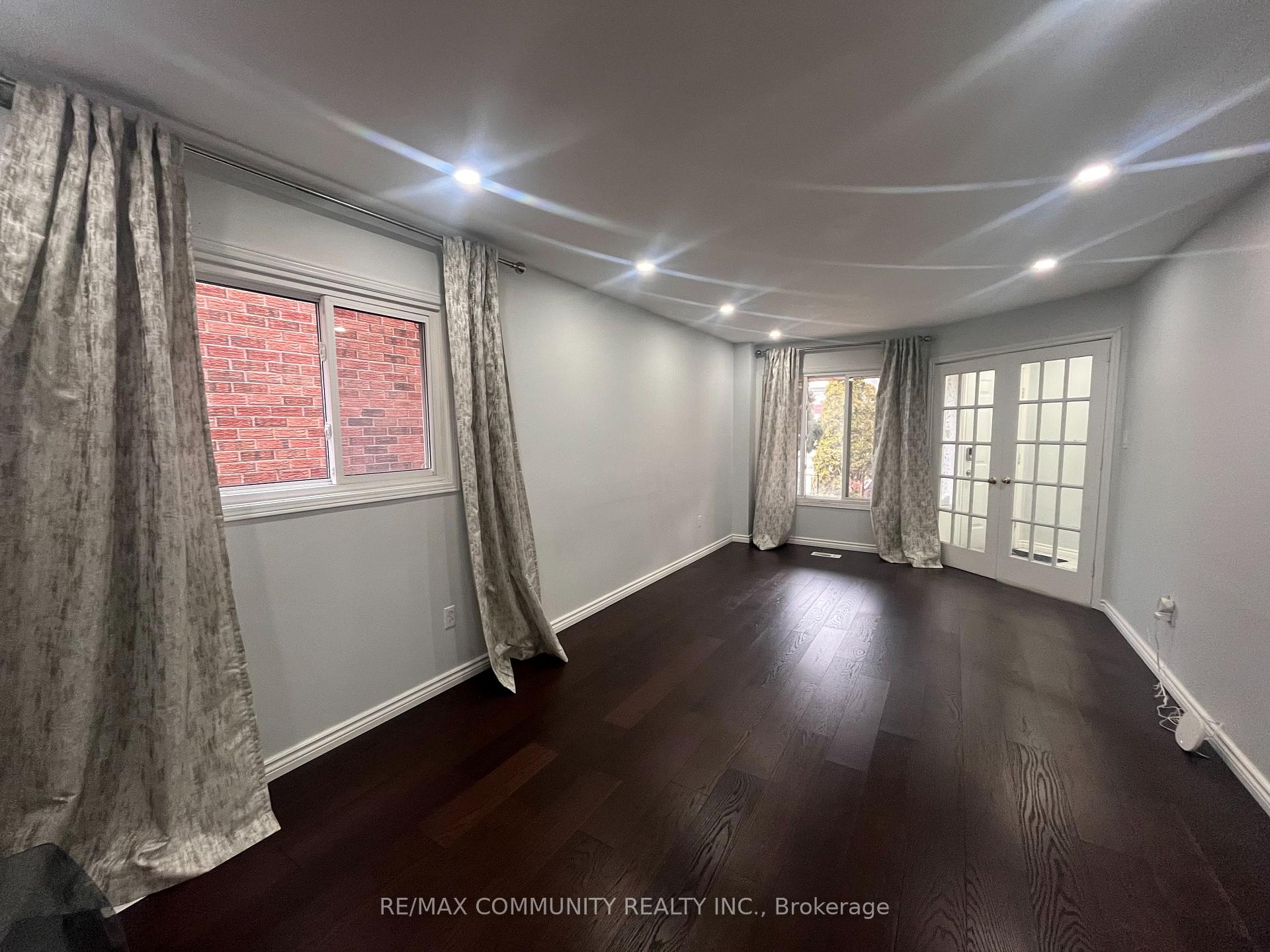 Photo 12 of 40 Furrow Drive, Whitby, Rolling Acres — HOMEH