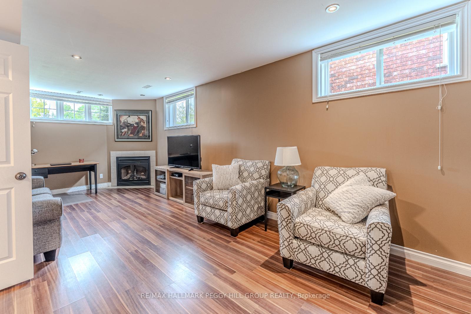 Photo 13 of 37 Osprey Ridge Road, Barrie, Little Lake — HOMEH