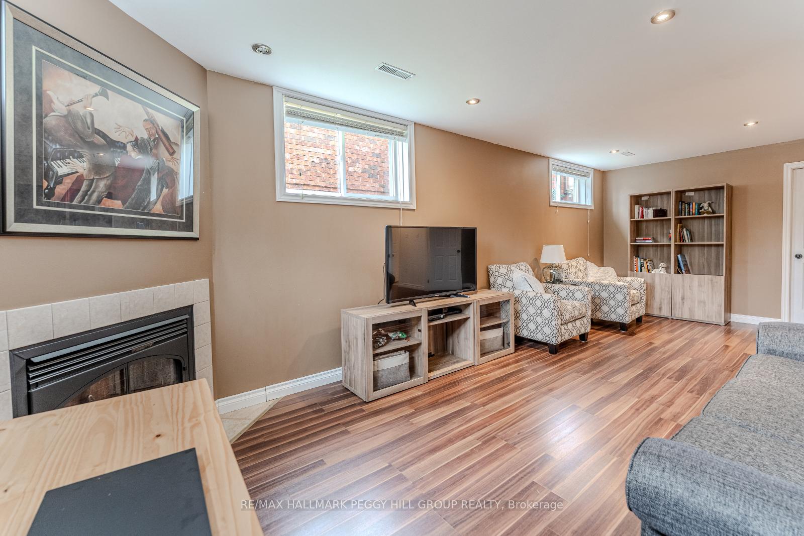 Photo 14 of 37 Osprey Ridge Road, Barrie, Little Lake — HOMEH