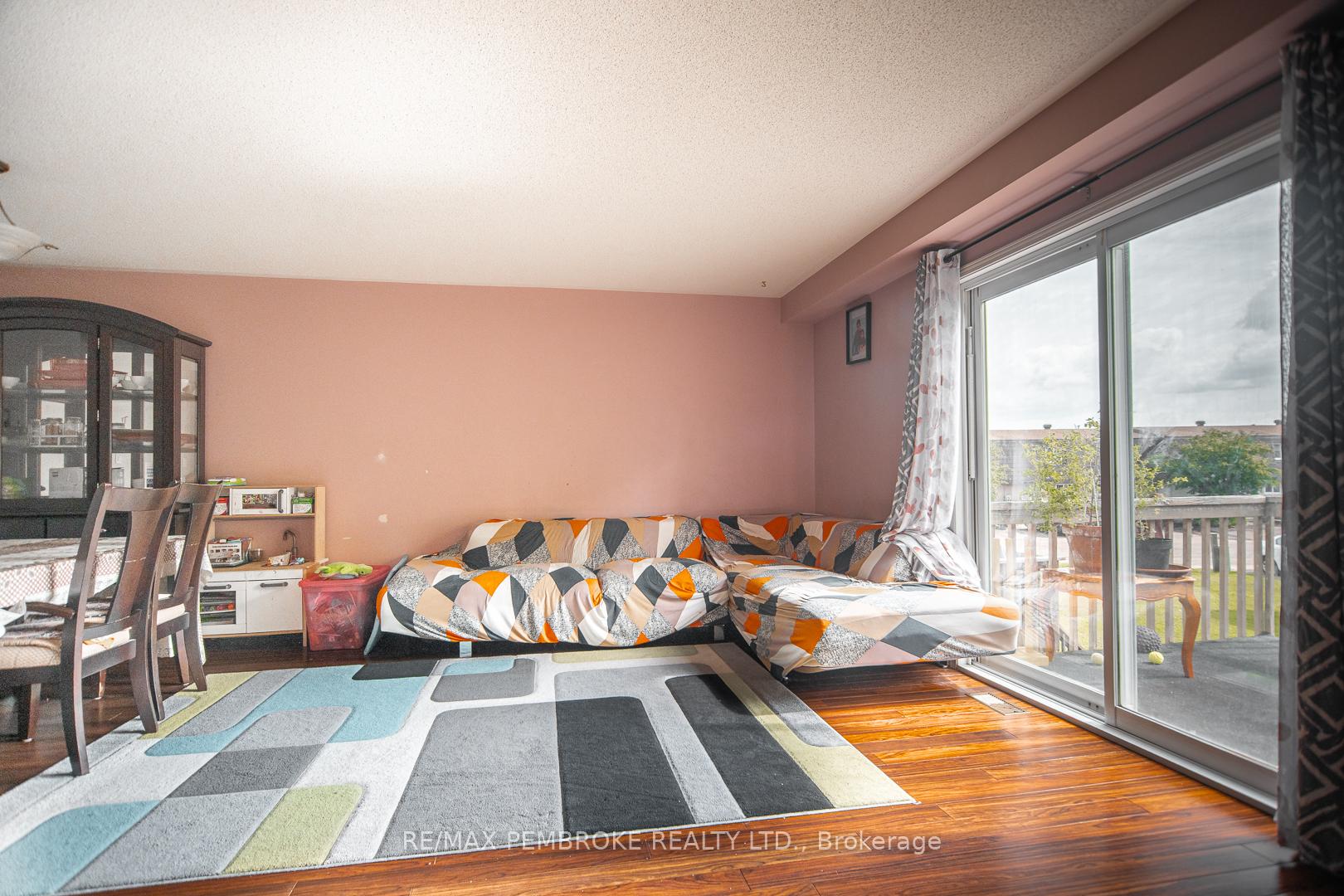 Photo 11 of 225 Willoughby Crescent, Pembroke — HOMEH