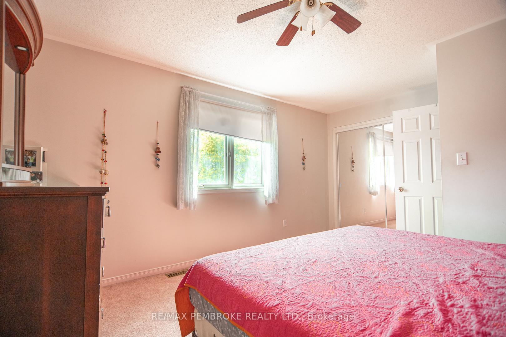 Photo 15 of 225 Willoughby Crescent, Pembroke — HOMEH