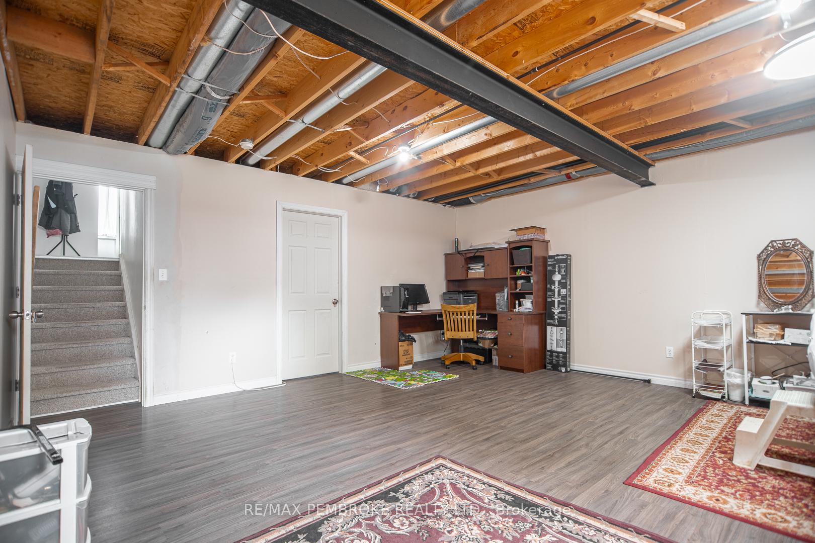 Photo 19 of 225 Willoughby Crescent, Pembroke — HOMEH