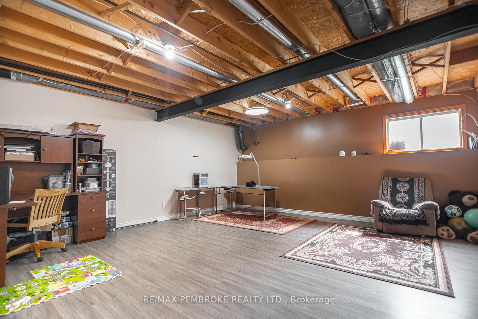 Photo 22 of 225 Willoughby Crescent, Pembroke — HOMEH