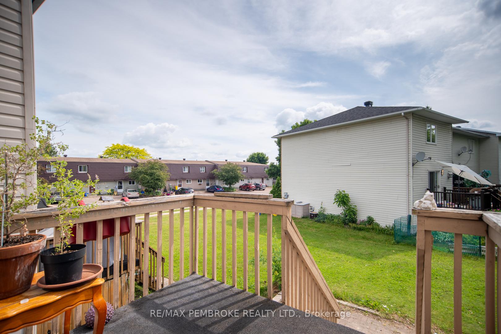 Photo 24 of 225 Willoughby Crescent, Pembroke — HOMEH