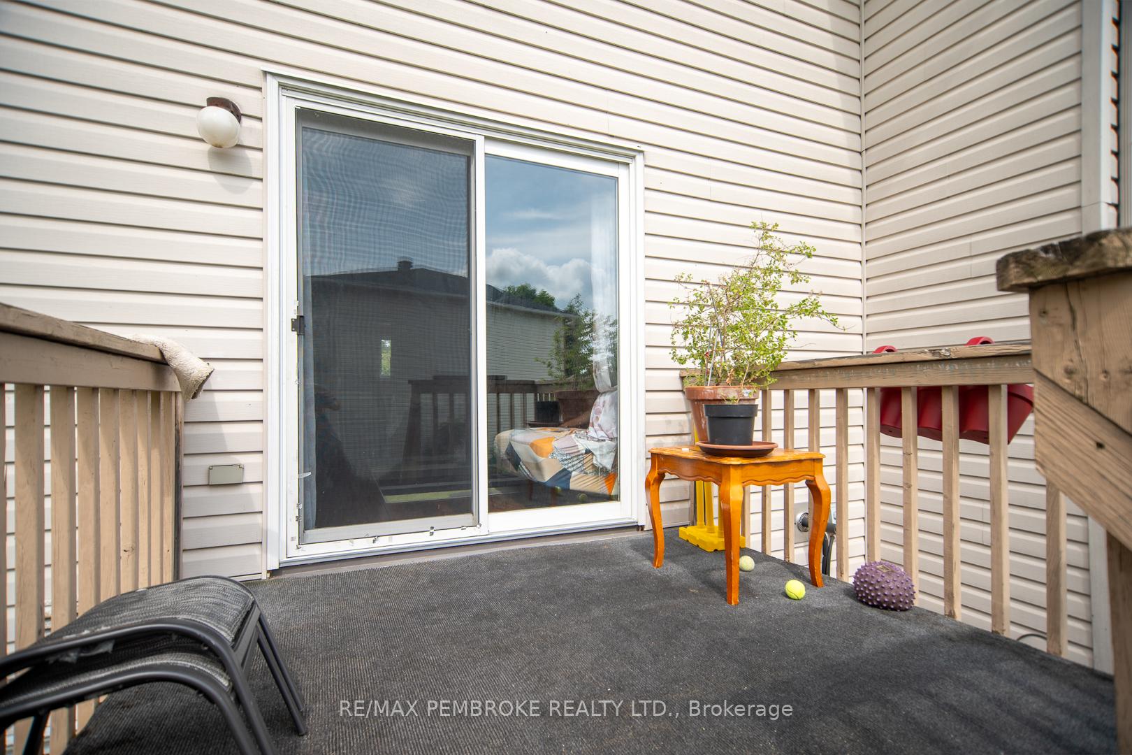 Photo 23 of 225 Willoughby Crescent, Pembroke — HOMEH