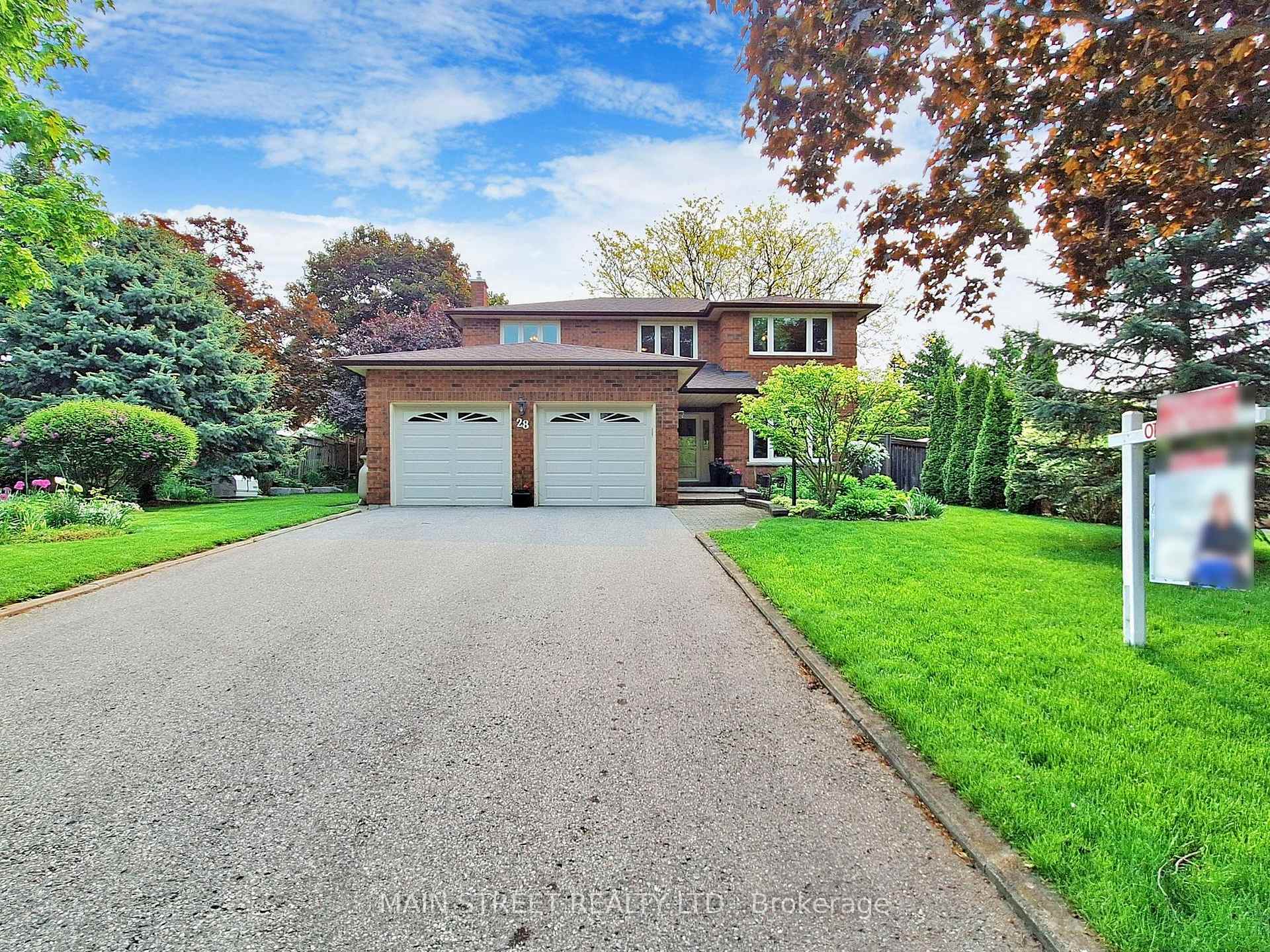 Photo 1 of 28 Munro Crescent, Uxbridge — HOMEH