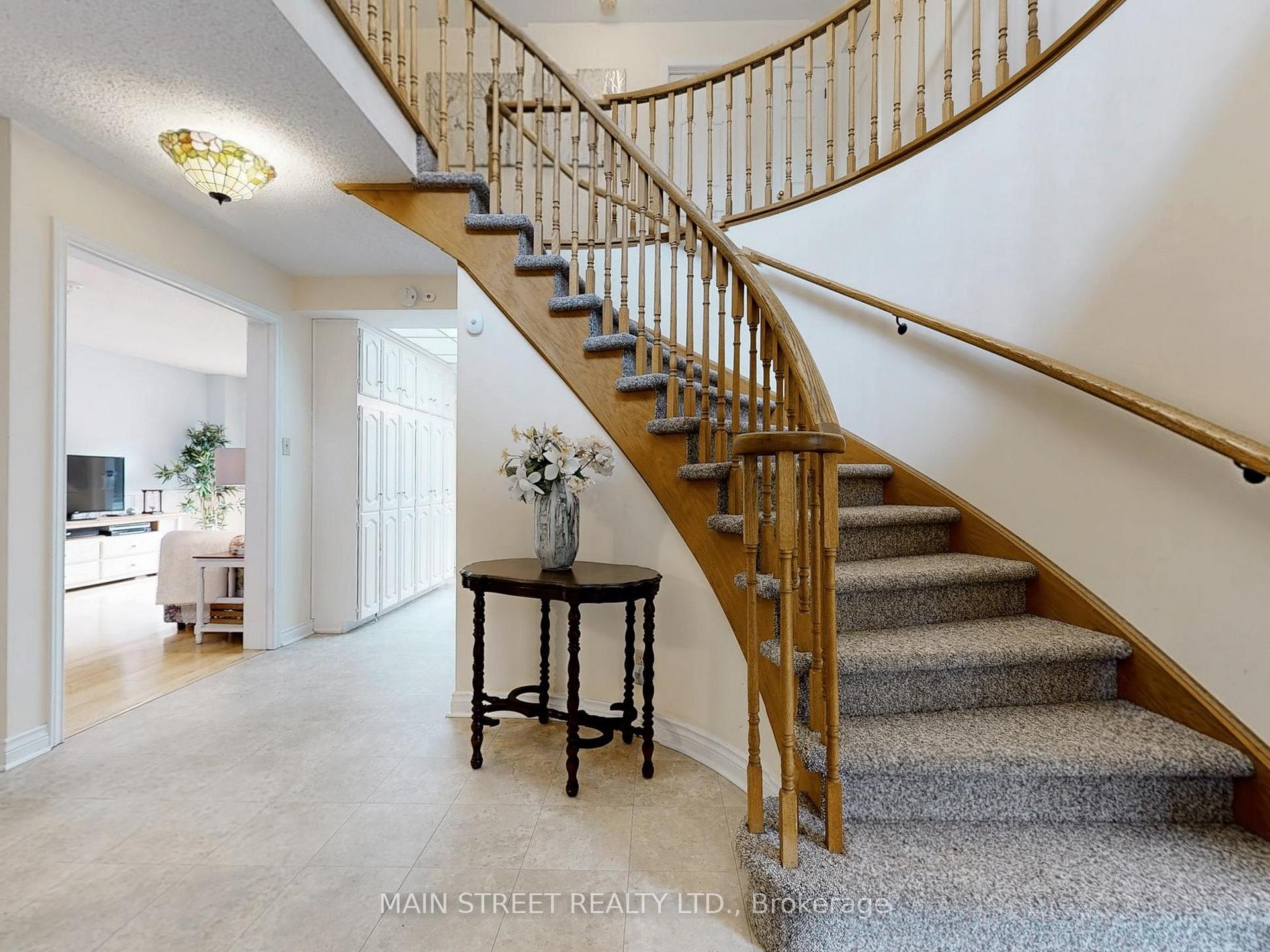 Photo 24 of 28 Munro Crescent, Uxbridge — HOMEH